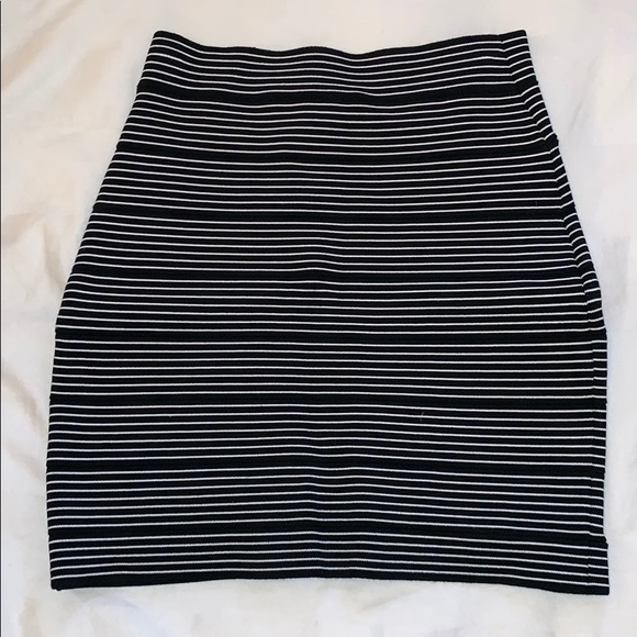 BCBG Bandage Power Skirt *NWOT - Picture 2 of 3